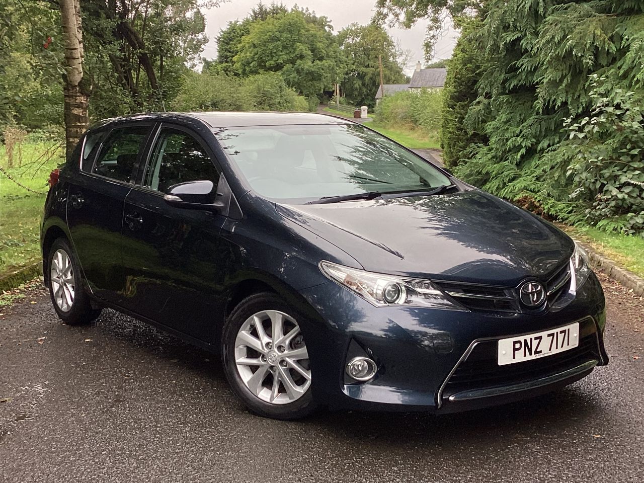 2014 TOYOTA AURIS 1.4 D-4D Icon Hatchback 5dr Diesel Manual Euro 5 (s/s) (90 ps) - vehicle photo 5 for sale on PureCar