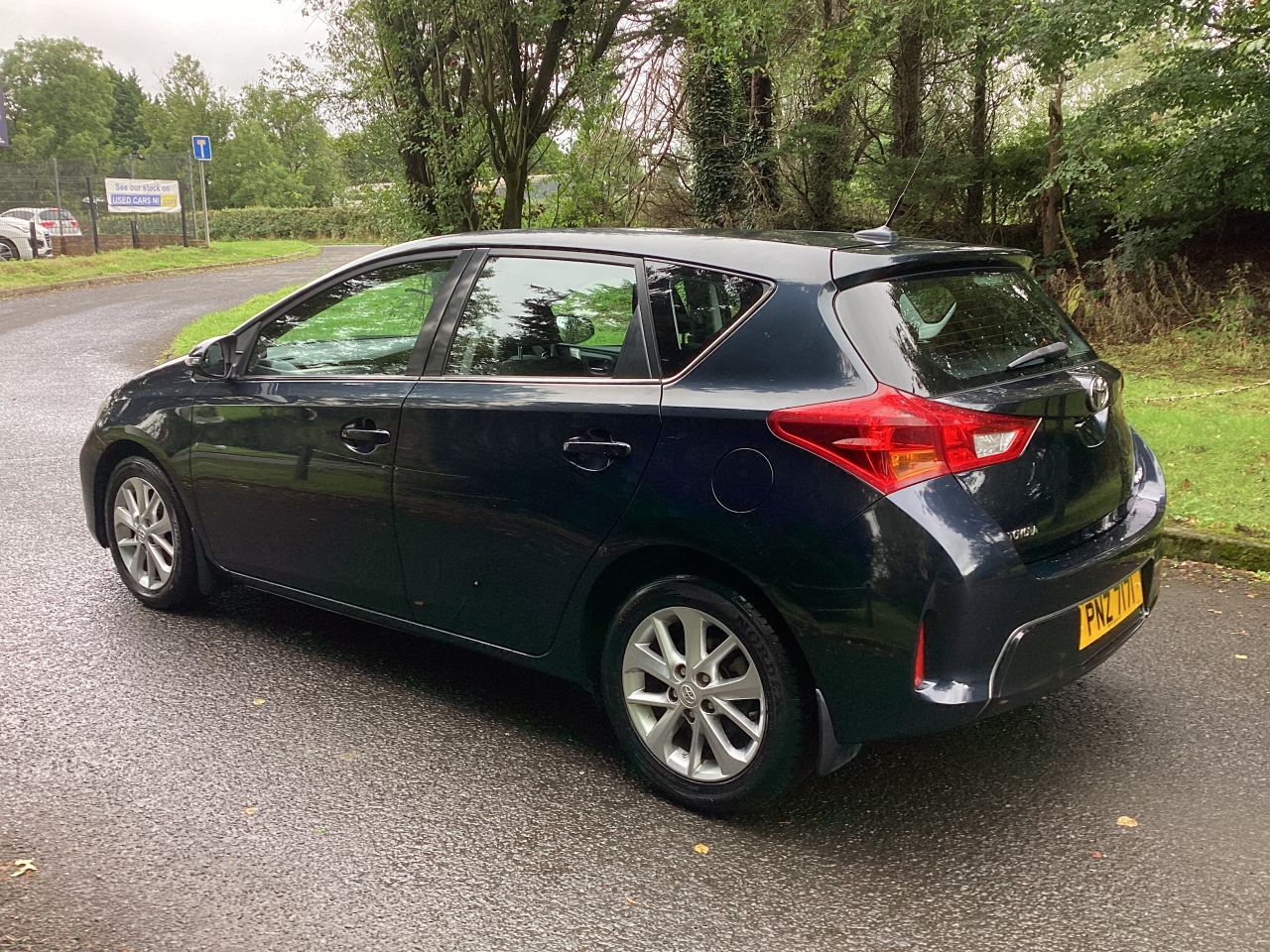2014 TOYOTA AURIS 1.4 D-4D Icon Hatchback 5dr Diesel Manual Euro 5 (s/s) (90 ps) - vehicle photo 9 for sale on PureCar