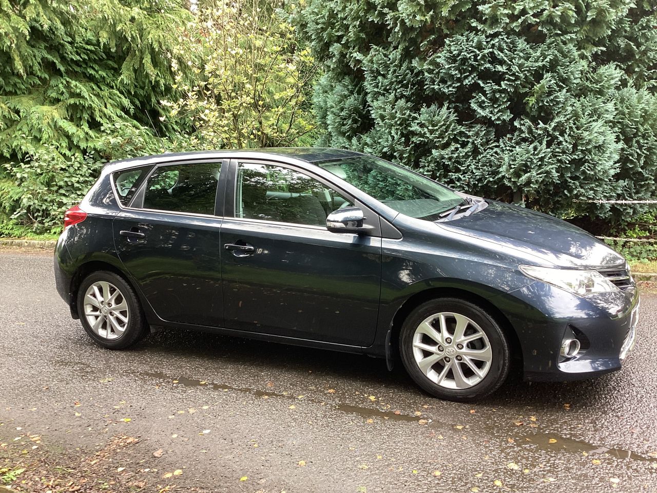2014 TOYOTA AURIS 1.4 D-4D Icon Hatchback 5dr Diesel Manual Euro 5 (s/s) (90 ps) - vehicle photo 10 for sale on PureCar