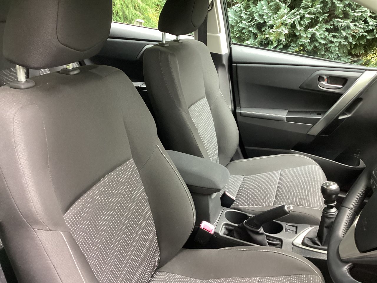 2014 TOYOTA AURIS 1.4 D-4D Icon Hatchback 5dr Diesel Manual Euro 5 (s/s) (90 ps) - vehicle photo 15 for sale on PureCar
