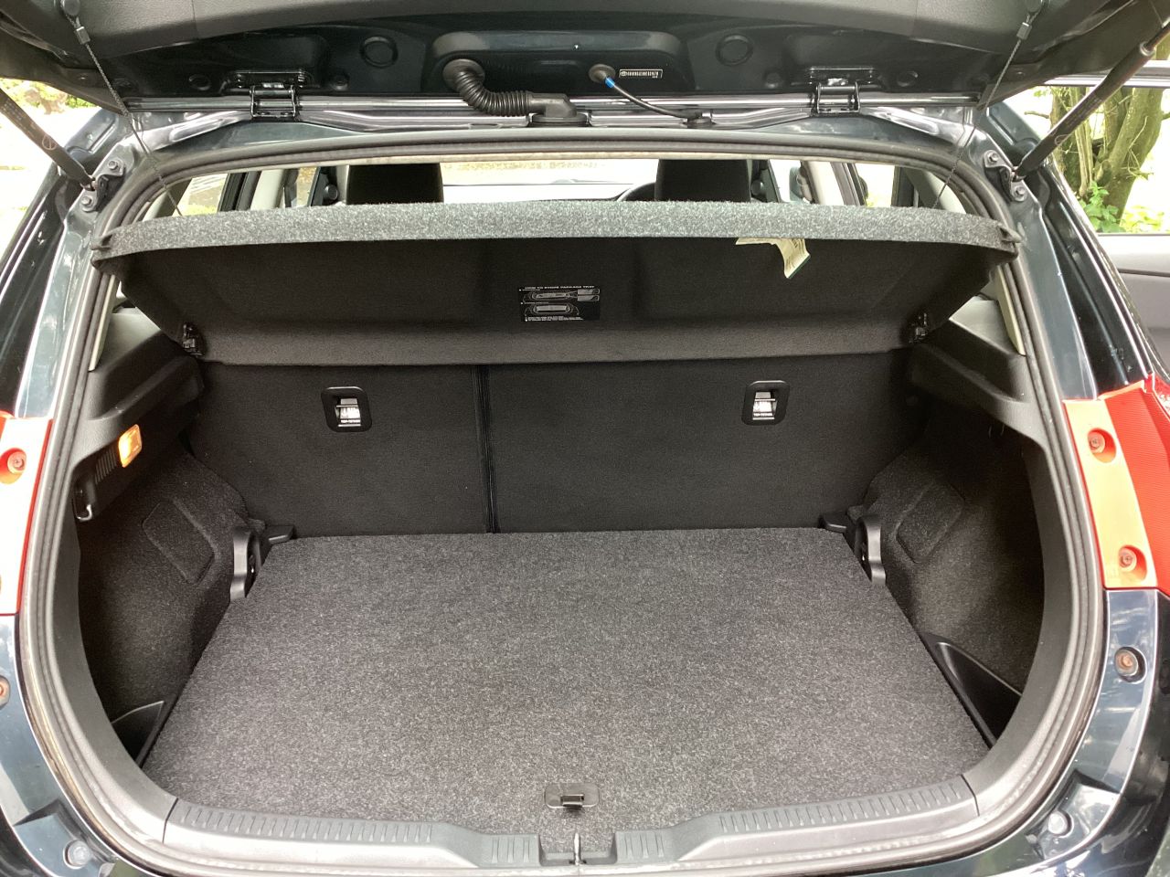 2014 TOYOTA AURIS 1.4 D-4D Icon Hatchback 5dr Diesel Manual Euro 5 (s/s) (90 ps) - vehicle photo 21 for sale on PureCar