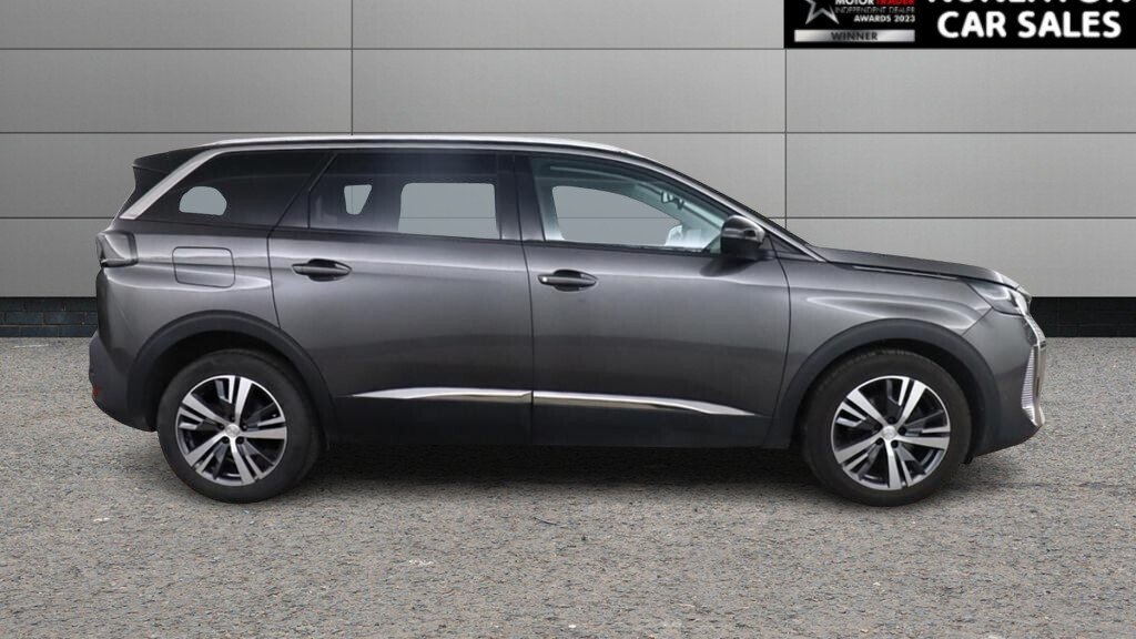 2021 Peugeot 5008 — image 2