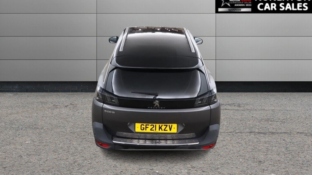 2021 Peugeot 5008 — image 4