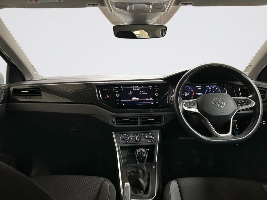 2022 Volkswagen Polo — image 2