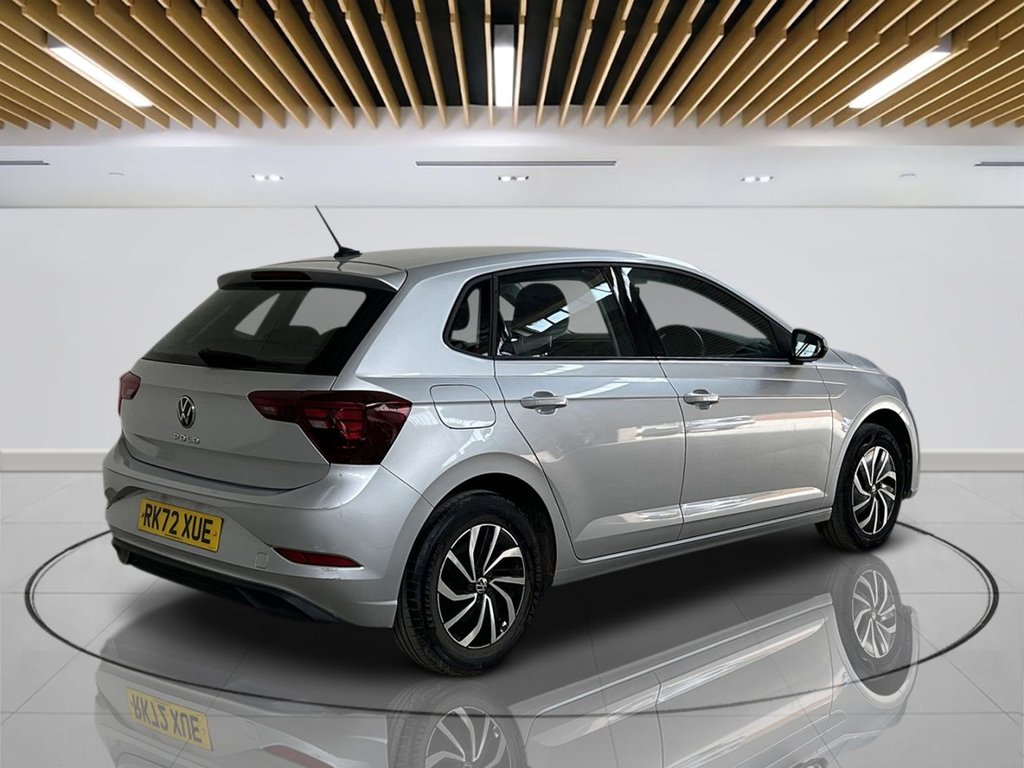 2022 Volkswagen Polo — image 3