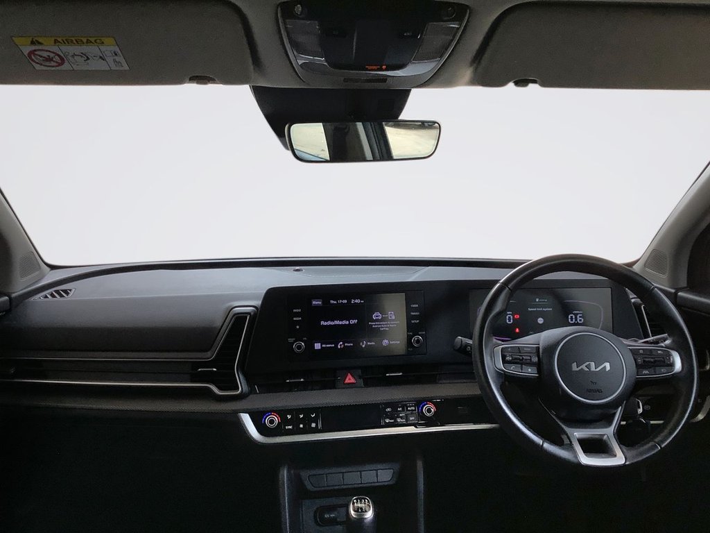 2023 Kia Sportage — image 2