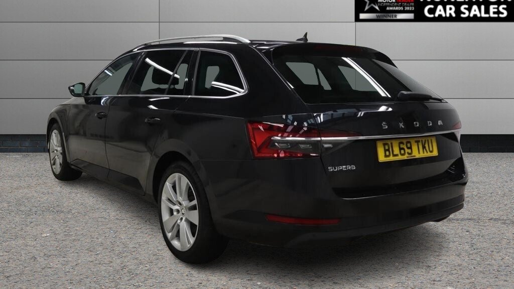 2019 Skoda Superb — image 4