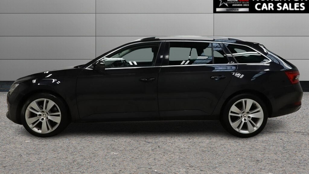 2019 Skoda Superb — image 5