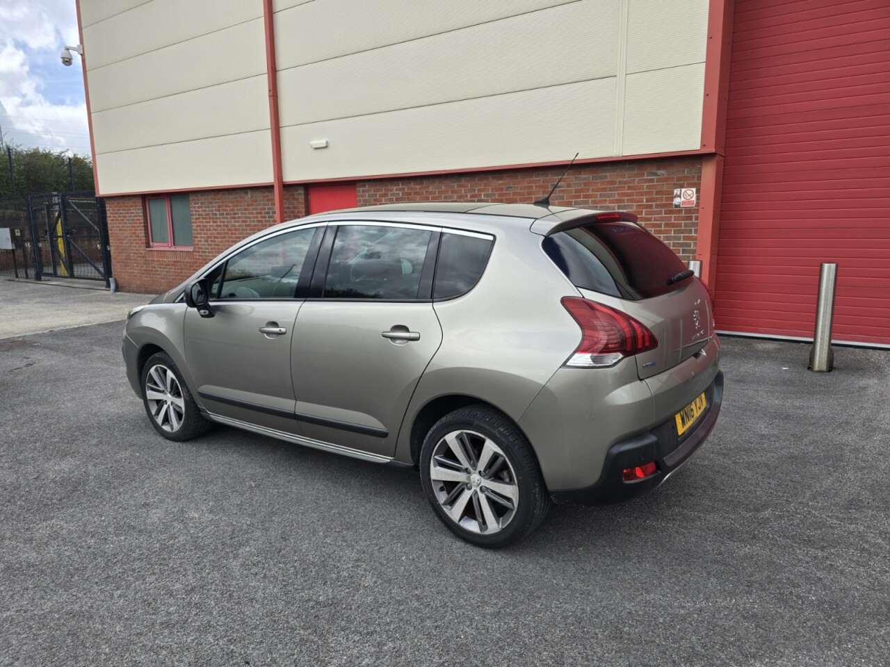 2016 16 PEUGEOT 3008