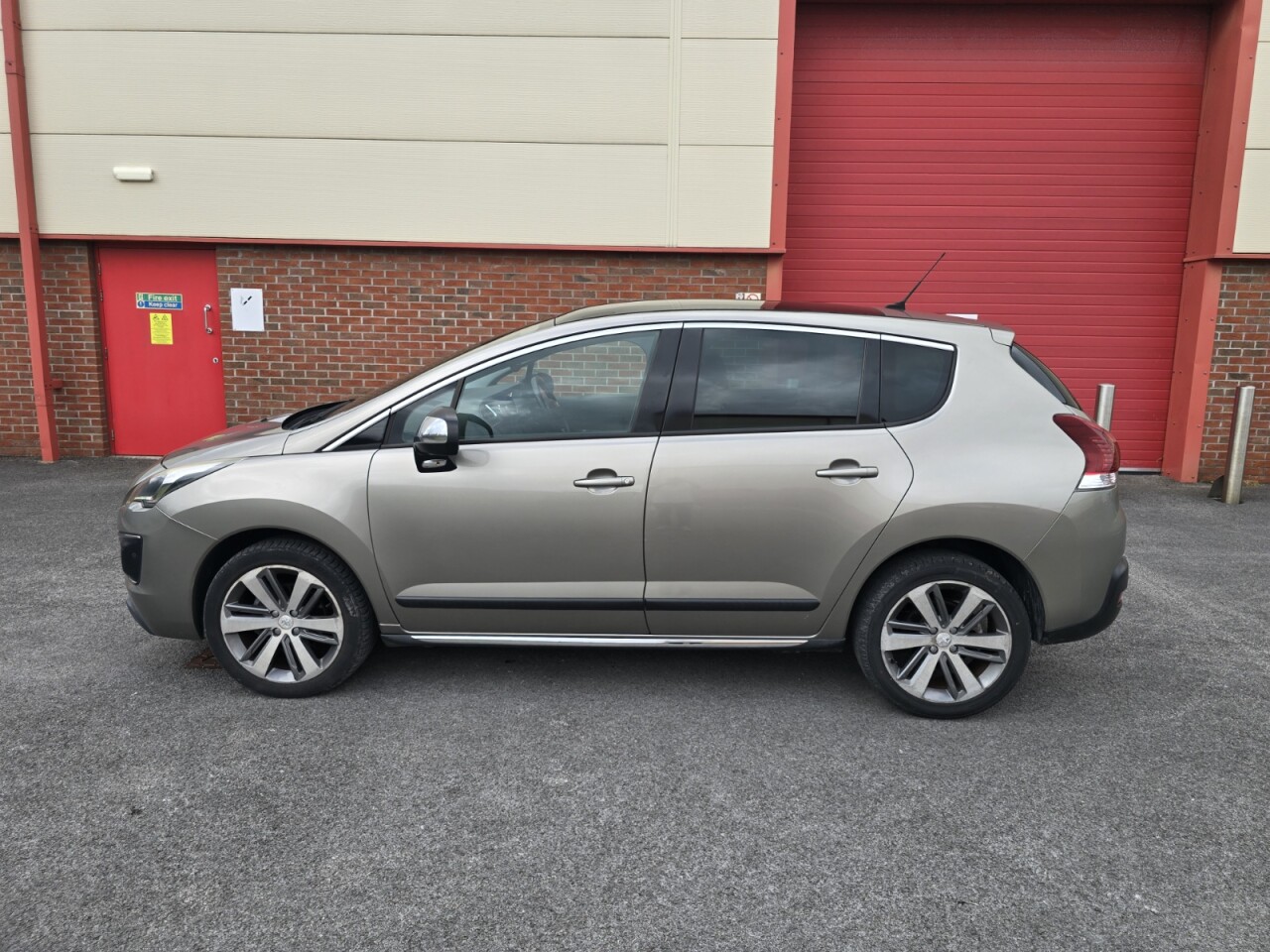 2016 16 PEUGEOT 3008