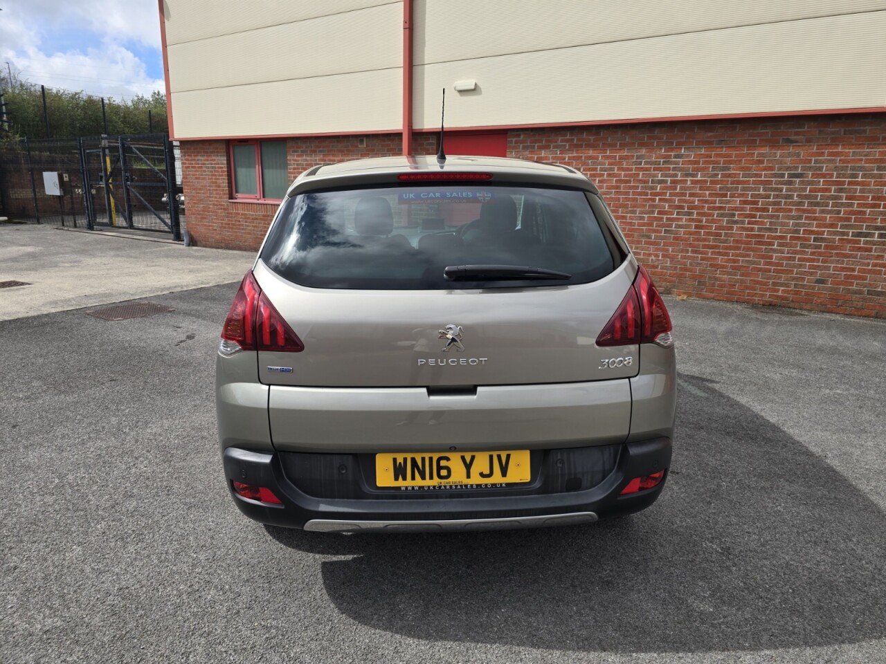 2016 16 PEUGEOT 3008