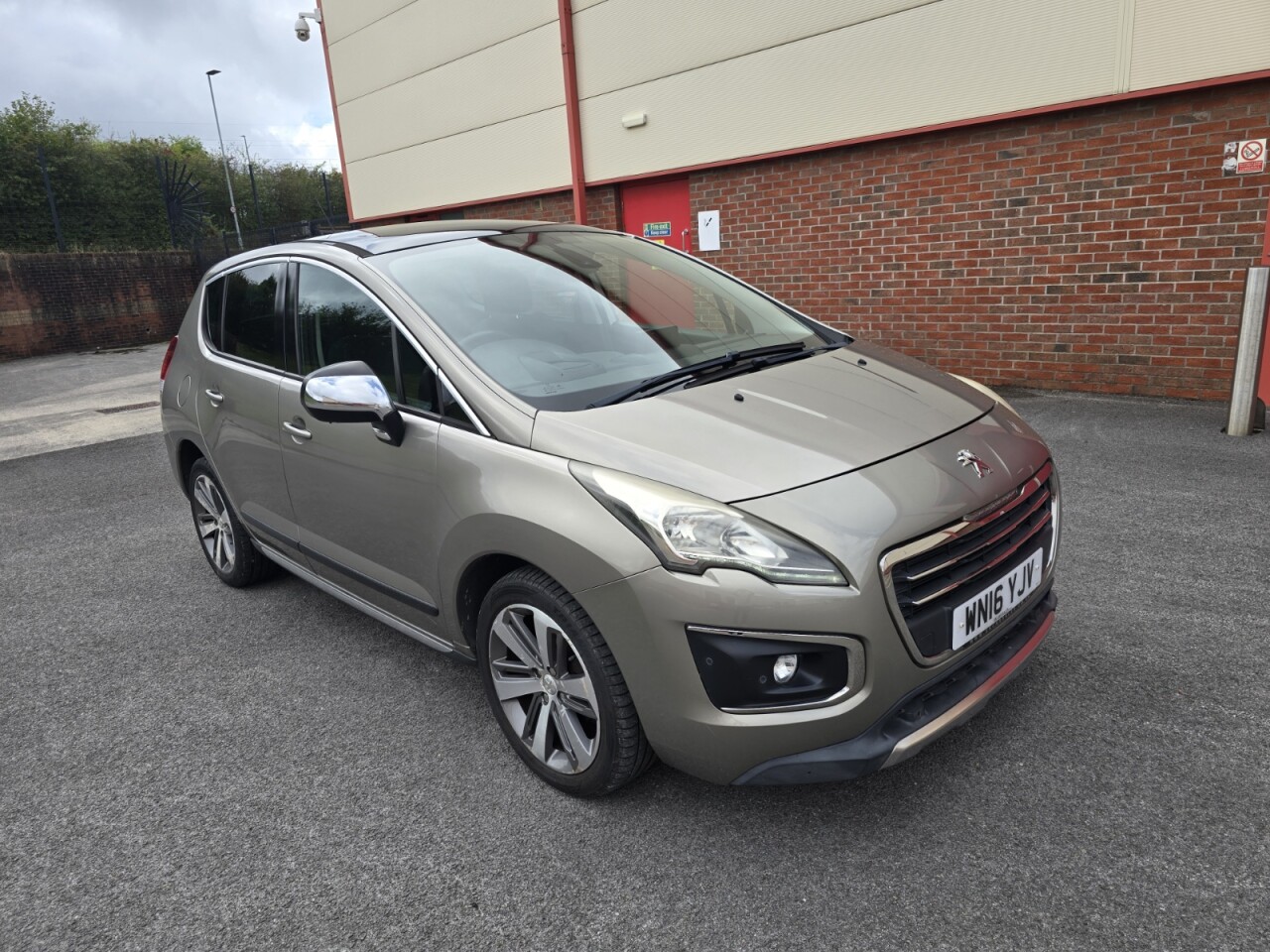 2016 16 PEUGEOT 3008