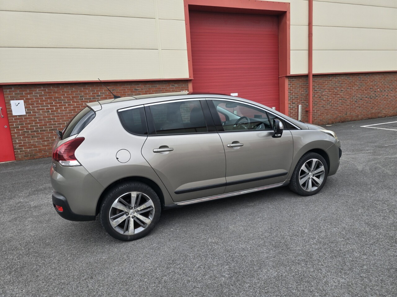 2016 16 PEUGEOT 3008
