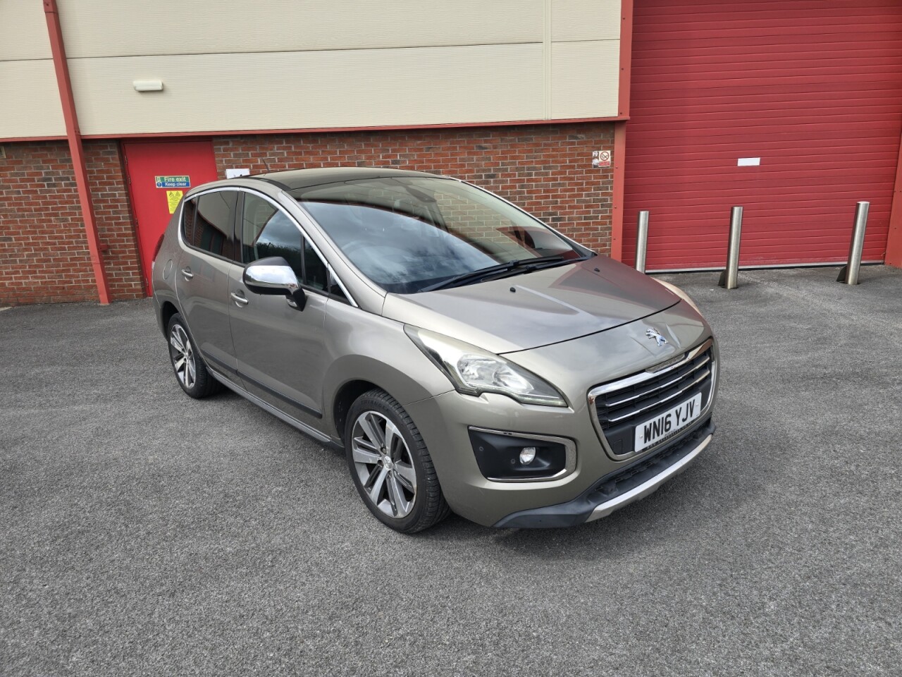 2016 16 PEUGEOT 3008
