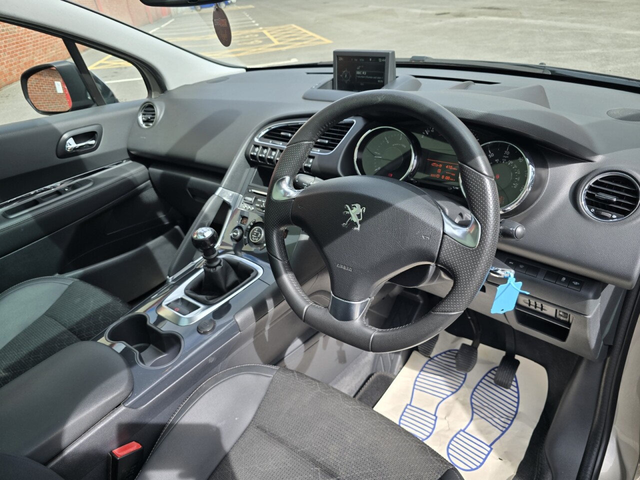 2016 16 PEUGEOT 3008