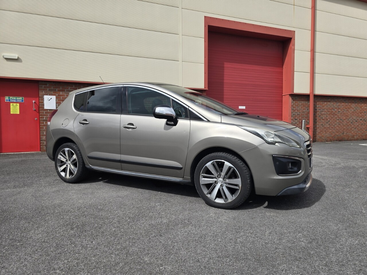 2016 16 PEUGEOT 3008