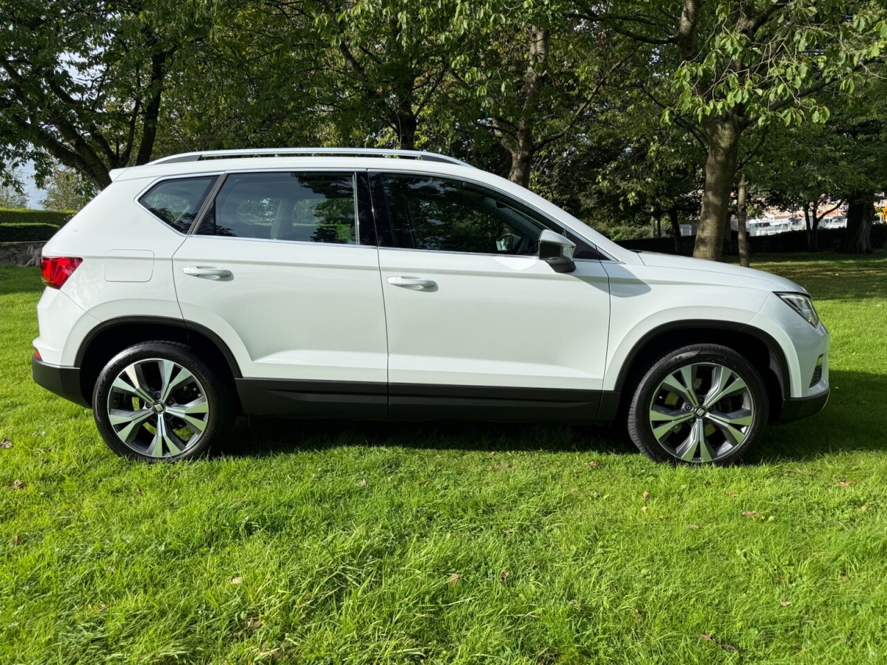 2017 SEAT ATECA 1.6 TDI Ecomotive SE Technology SUV 5dr Diesel Manual Euro 6 (s/s) (115 ps) - vehicle photo 8 for sale on PureCar