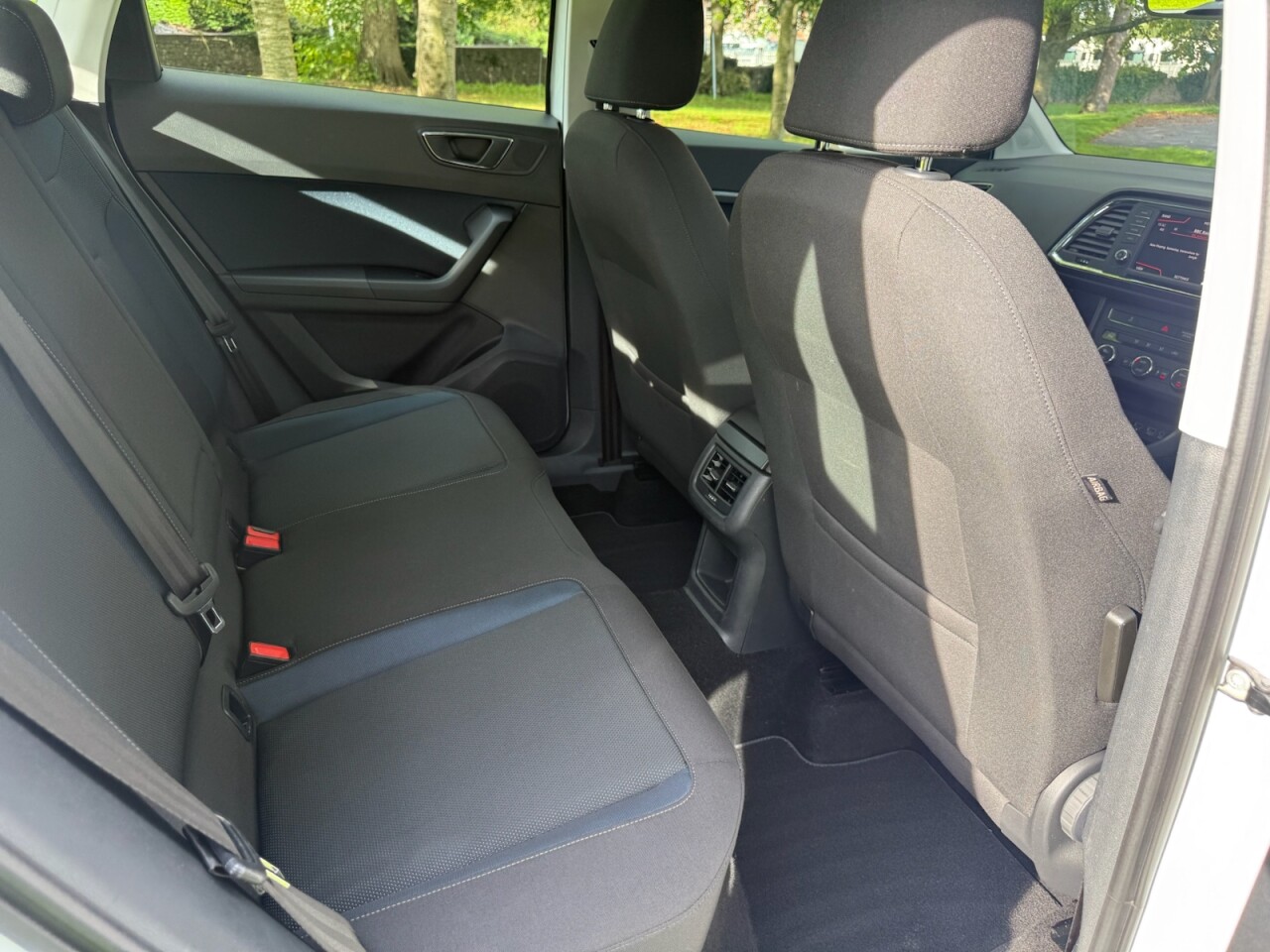 2017 SEAT ATECA 1.6 TDI Ecomotive SE Technology SUV 5dr Diesel Manual Euro 6 (s/s) (115 ps) - vehicle photo 14 for sale on PureCar