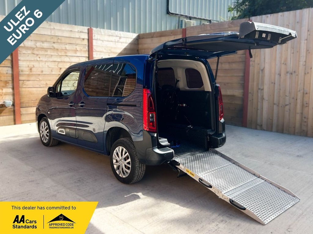 Blue 2020 Citroen Berlingo Estate Front-wheel drive Automatic