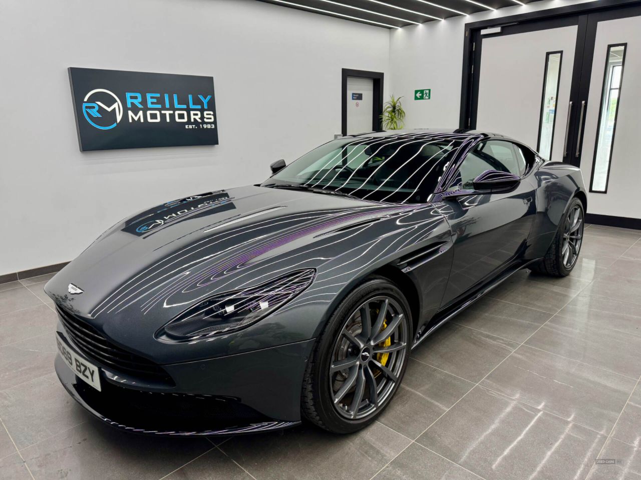 Aston Martin DB11 2019