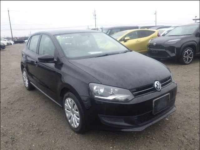2013 Volkswagen POLO