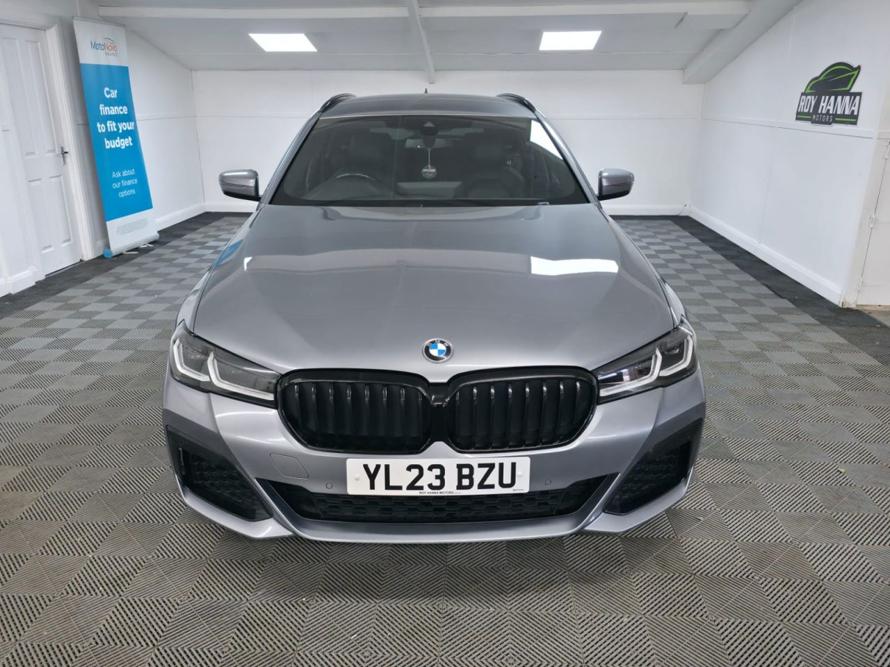 2023 BMW 5 SERIES 2.0 520d MHT M Sport Touring 5dr Diesel Hybrid Steptronic Euro 6 (s/s) (190 - vehicle photo 9 for sale on PureCar