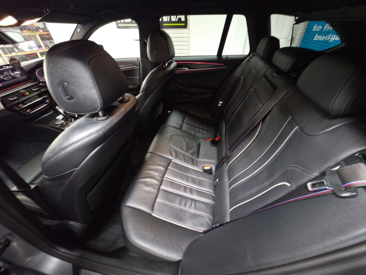2023 BMW 5 SERIES 2.0 520d MHT M Sport Touring 5dr Diesel Hybrid Steptronic Euro 6 (s/s) (190 - vehicle photo 14 for sale on PureCar