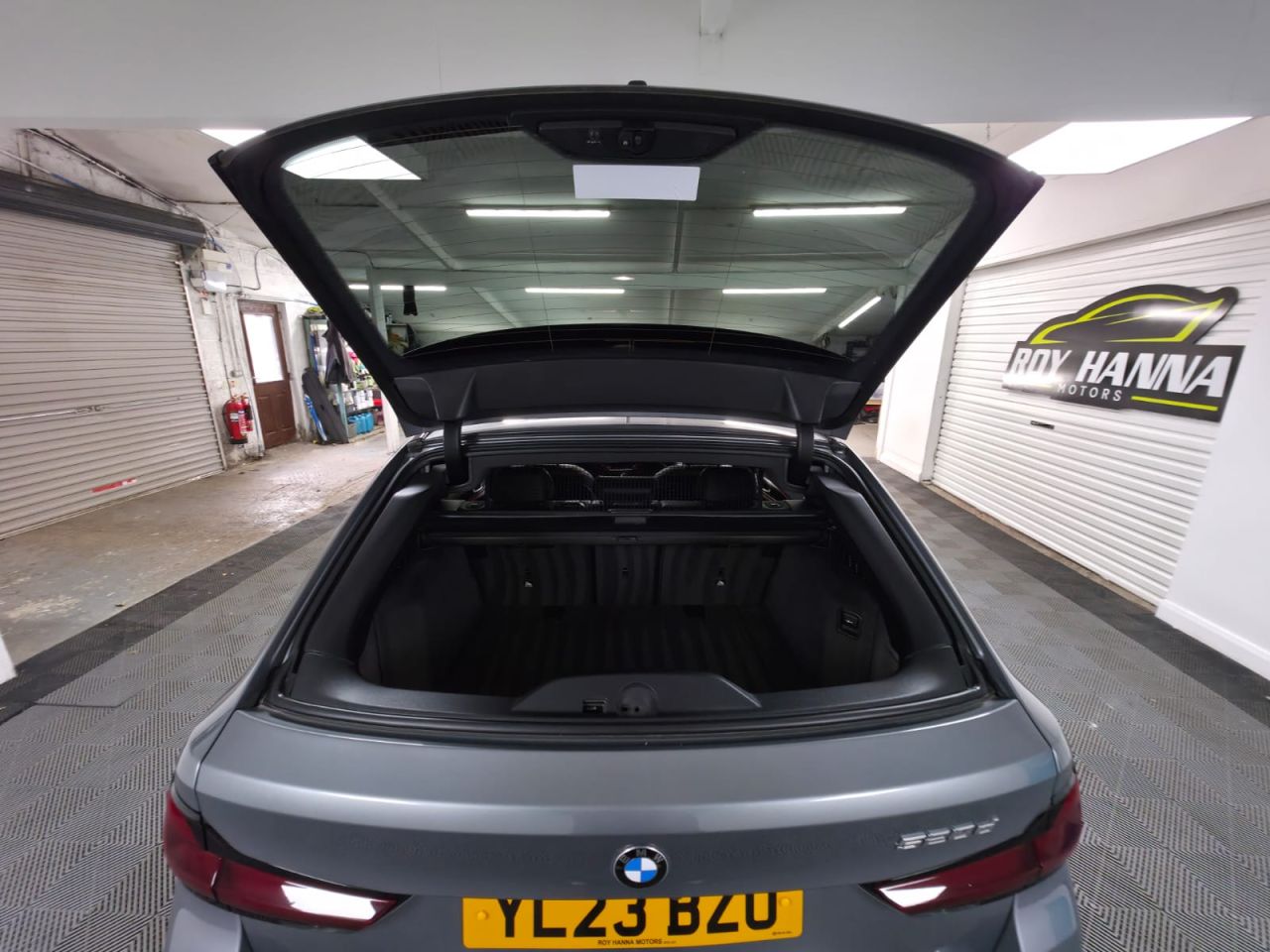 2023 BMW 5 SERIES 2.0 520d MHT M Sport Touring 5dr Diesel Hybrid Steptronic Euro 6 (s/s) (190 - vehicle photo 16 for sale on PureCar