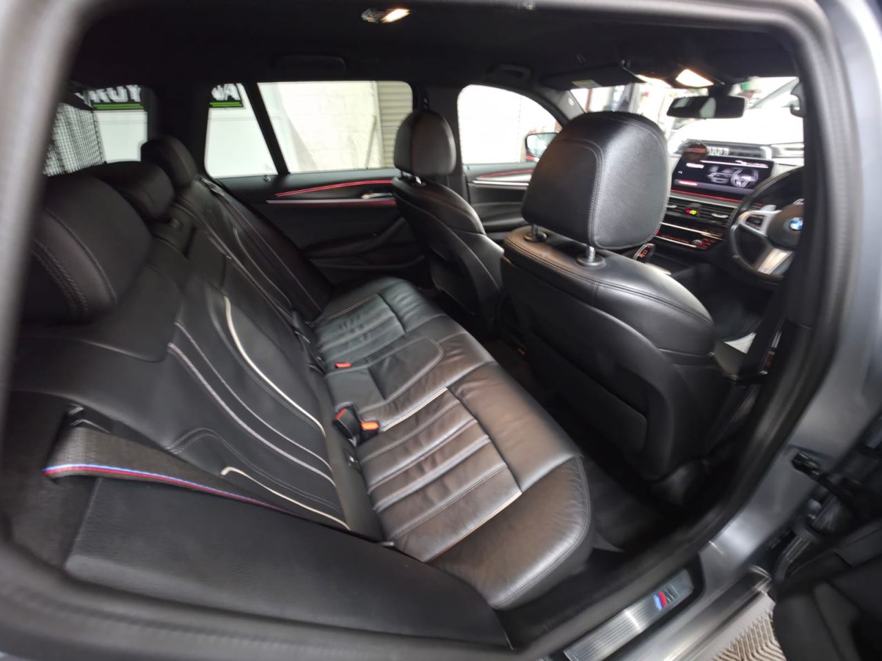 2023 BMW 5 SERIES 2.0 520d MHT M Sport Touring 5dr Diesel Hybrid Steptronic Euro 6 (s/s) (190 - vehicle photo 19 for sale on PureCar