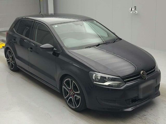 2013 Volkswagen POLO