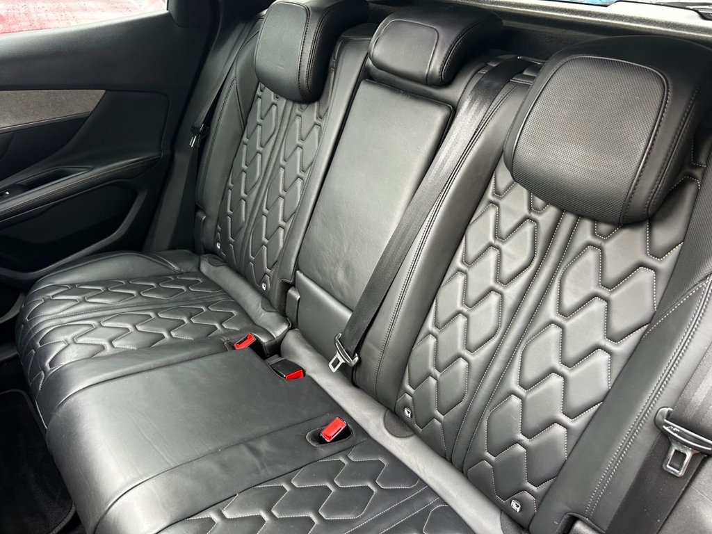 2017 Peugeot 3008 — image 28