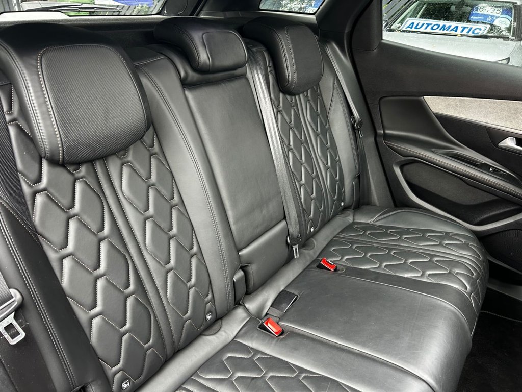 2017 Peugeot 3008 — image 31