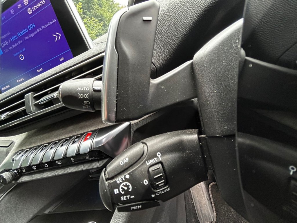 2017 Peugeot 3008 — image 41