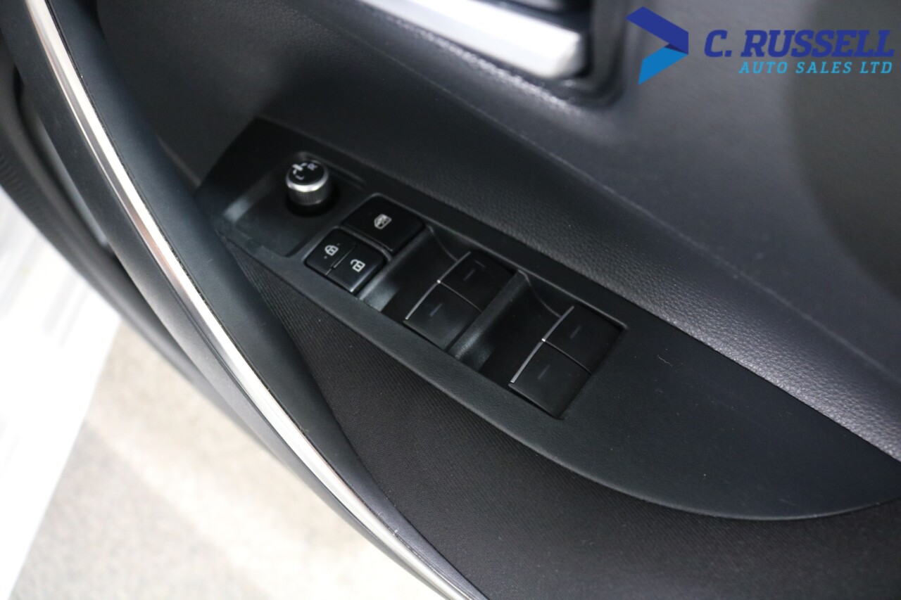 2022 TOYOTA COROLLA 1.8 VVT-h Icon Hatchback 5dr Petrol Hybrid CVT Euro 6 (s/s) (140 ps) - vehicle photo 30 for sale on PureCar