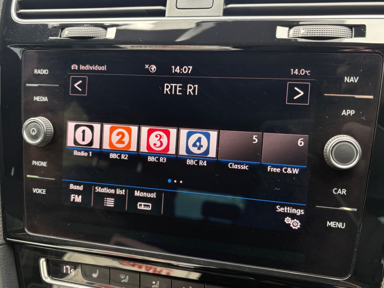 2019 VOLKSWAGEN GOLF 2.0 TDI GTD Hatchback 5dr Diesel DSG Euro 6 (s/s) (184 ps) - vehicle photo 15 for sale on PureCar
