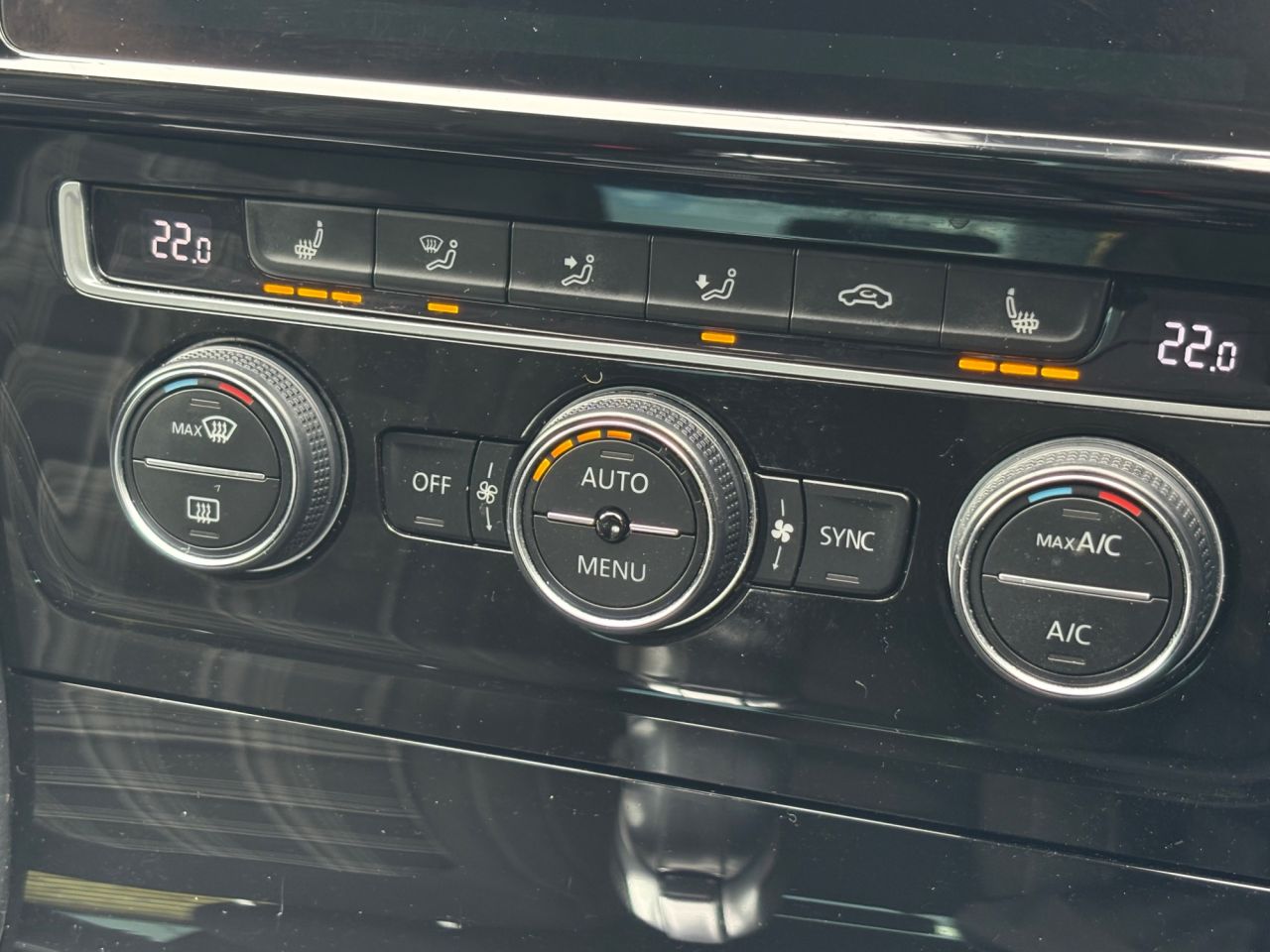2019 VOLKSWAGEN GOLF 2.0 TDI GTD Hatchback 5dr Diesel DSG Euro 6 (s/s) (184 ps) - vehicle photo 18 for sale on PureCar