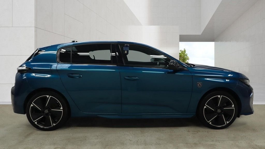 2024 Peugeot E-308 — image 7