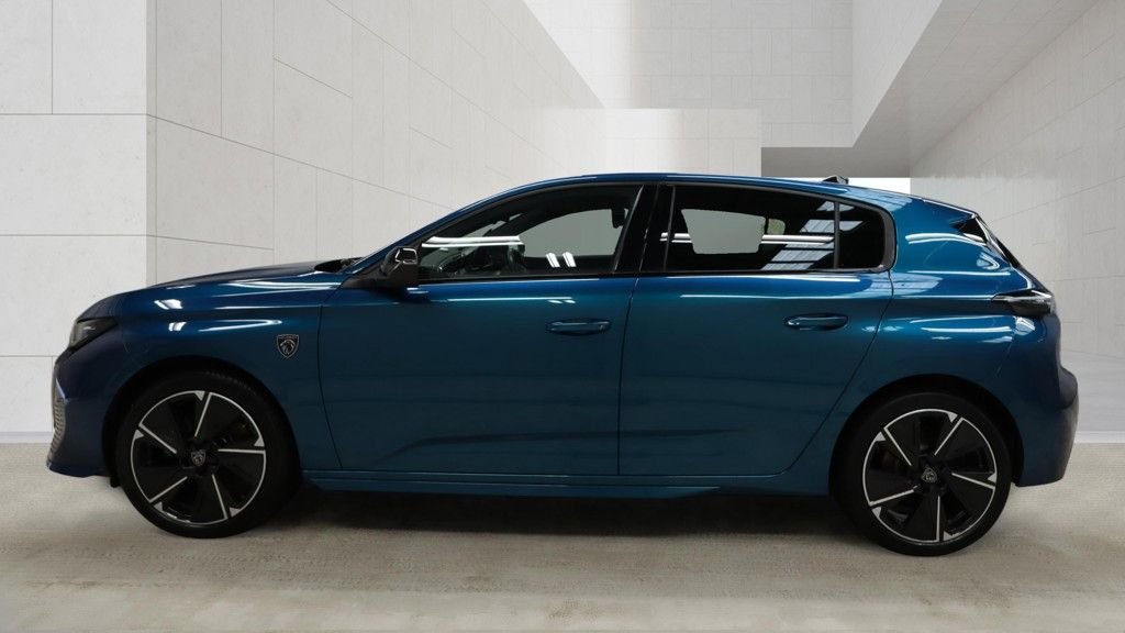 2024 Peugeot E-308 — image 8