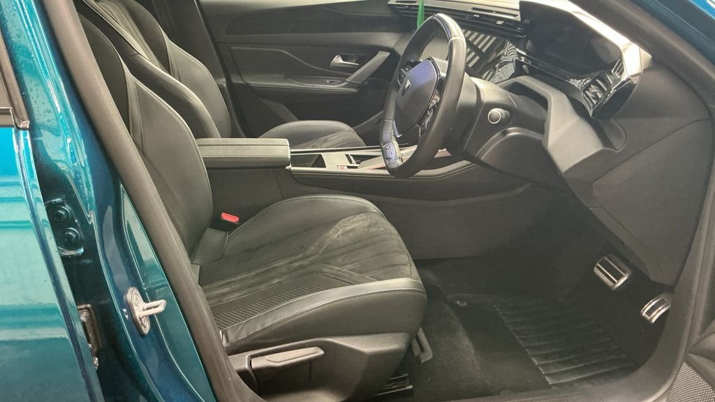 2024 Peugeot E-308 — image 13
