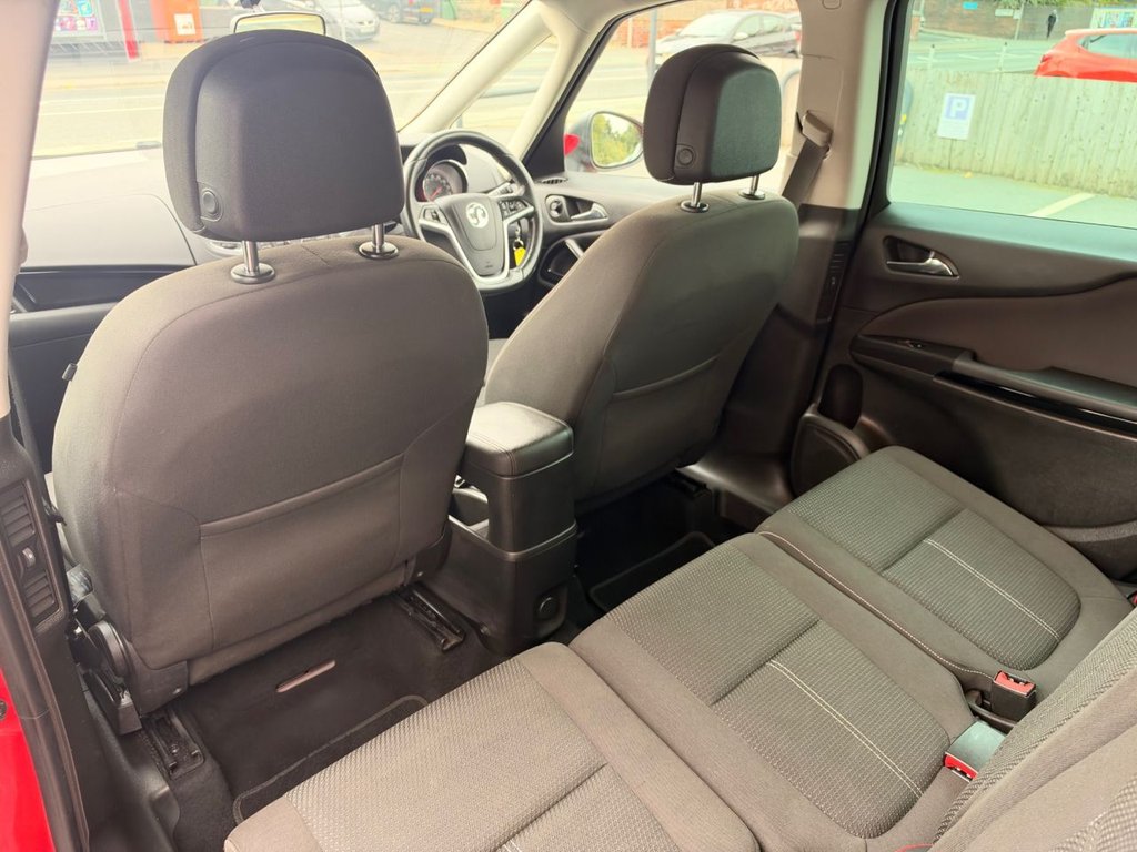 2015 Vauxhall Zafira Tourer — image 24