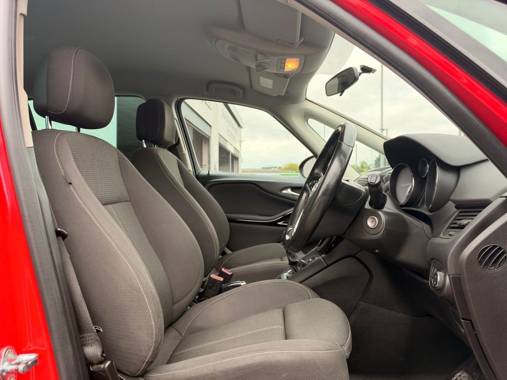 2015 Vauxhall Zafira Tourer — image 30