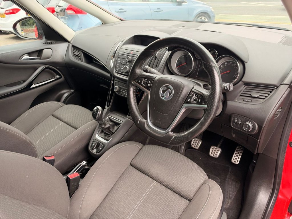 2015 Vauxhall Zafira Tourer — image 31