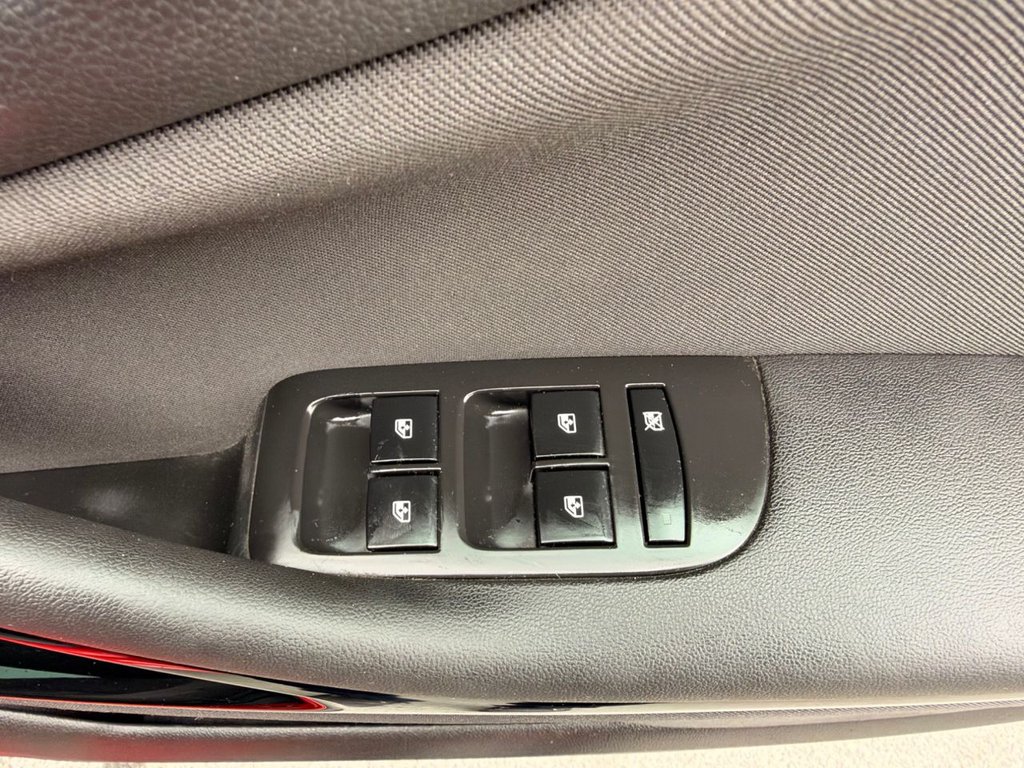2015 Vauxhall Zafira Tourer — image 32