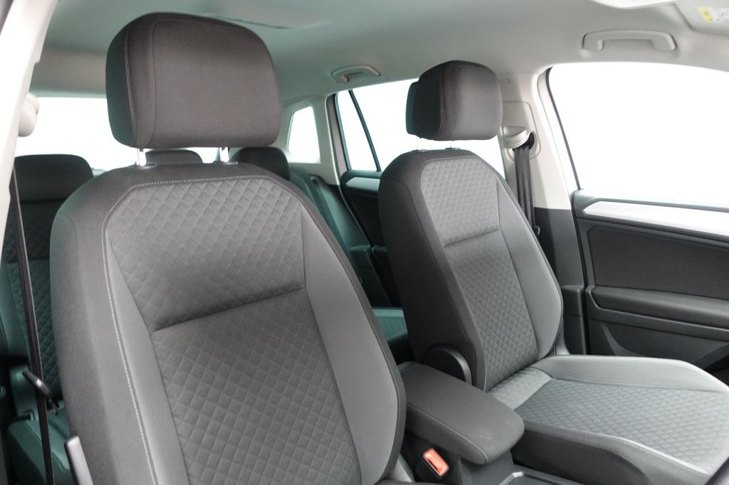 2019 Volkswagen Tiguan — image 3