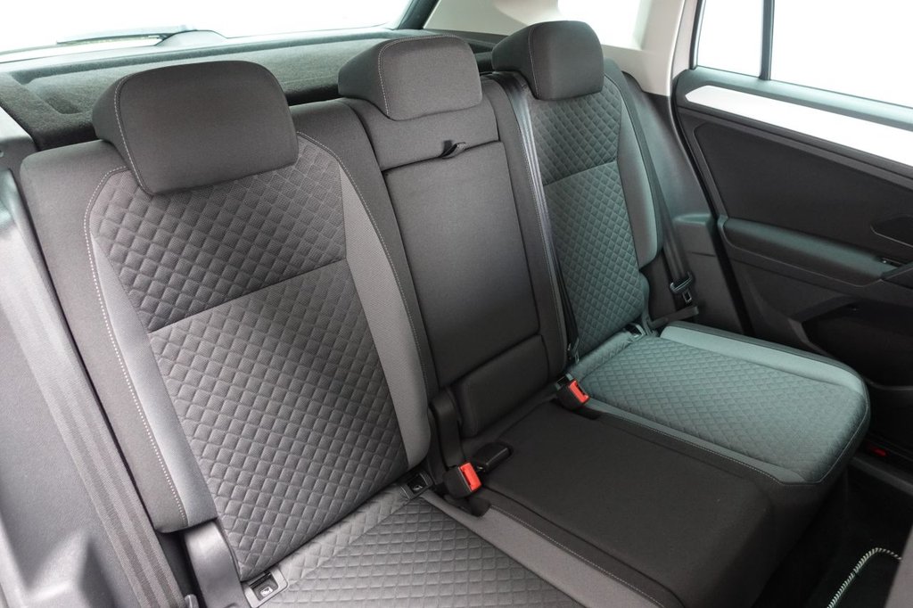 2019 Volkswagen Tiguan — image 8