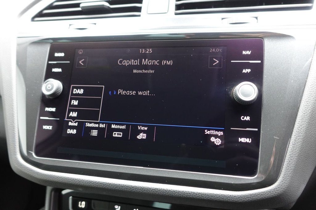 2019 Volkswagen Tiguan — image 14