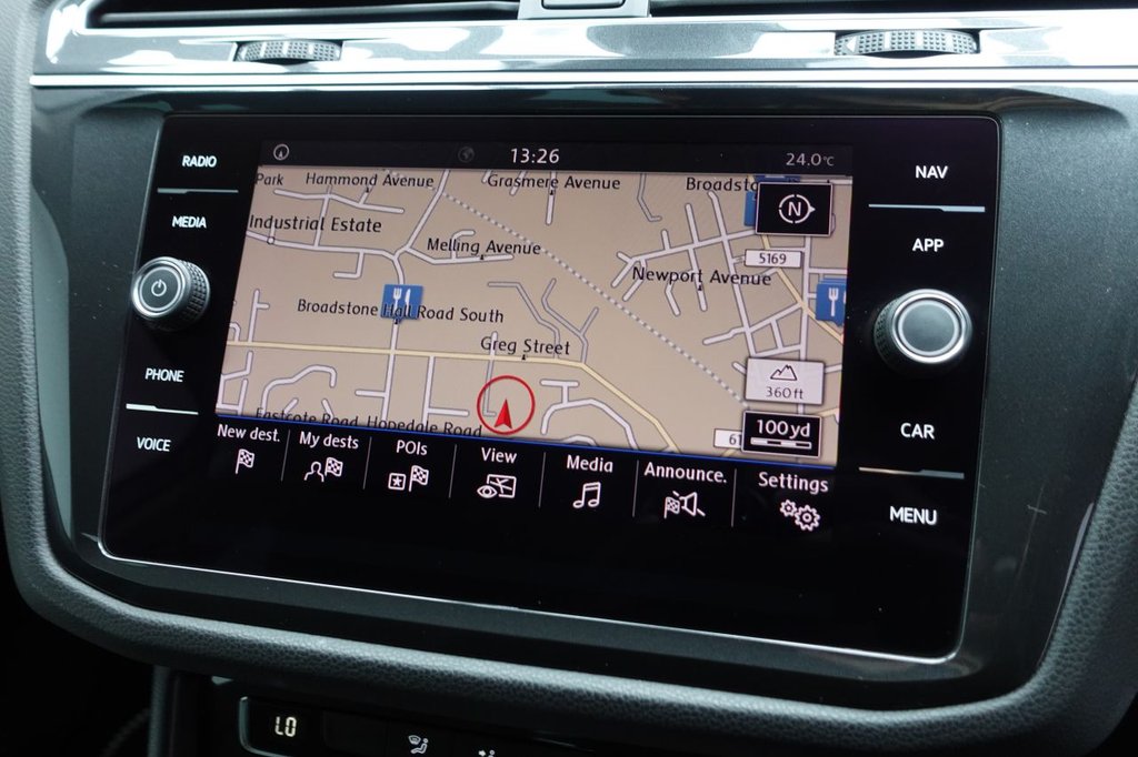 2019 Volkswagen Tiguan — image 2