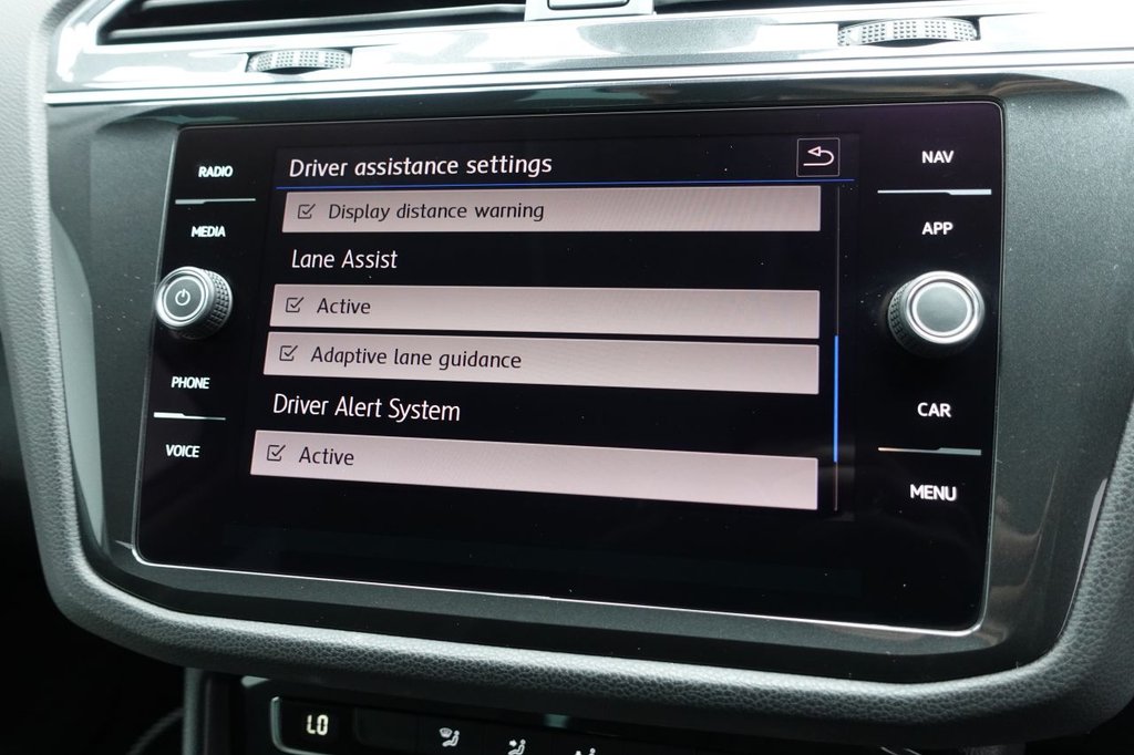 2019 Volkswagen Tiguan — image 18