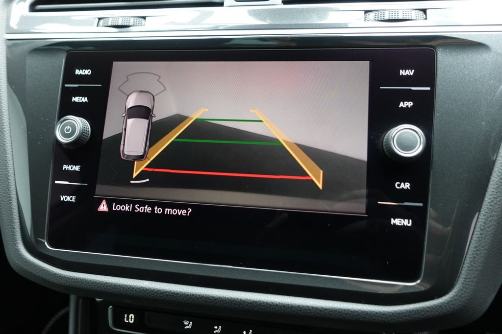 2019 Volkswagen Tiguan — image 10