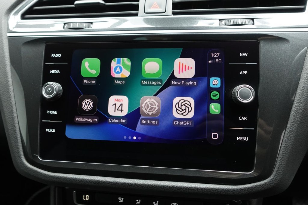 2019 Volkswagen Tiguan — image 11